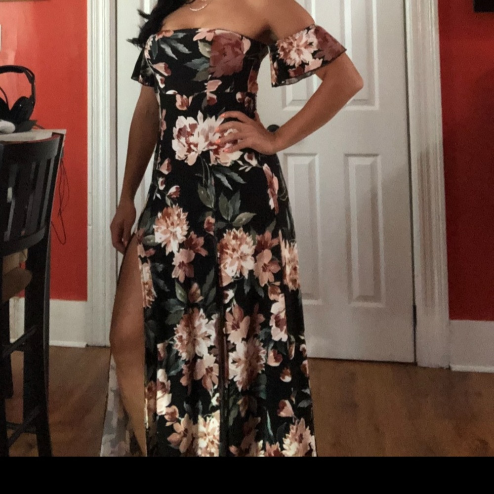 Super cute split maxi dress